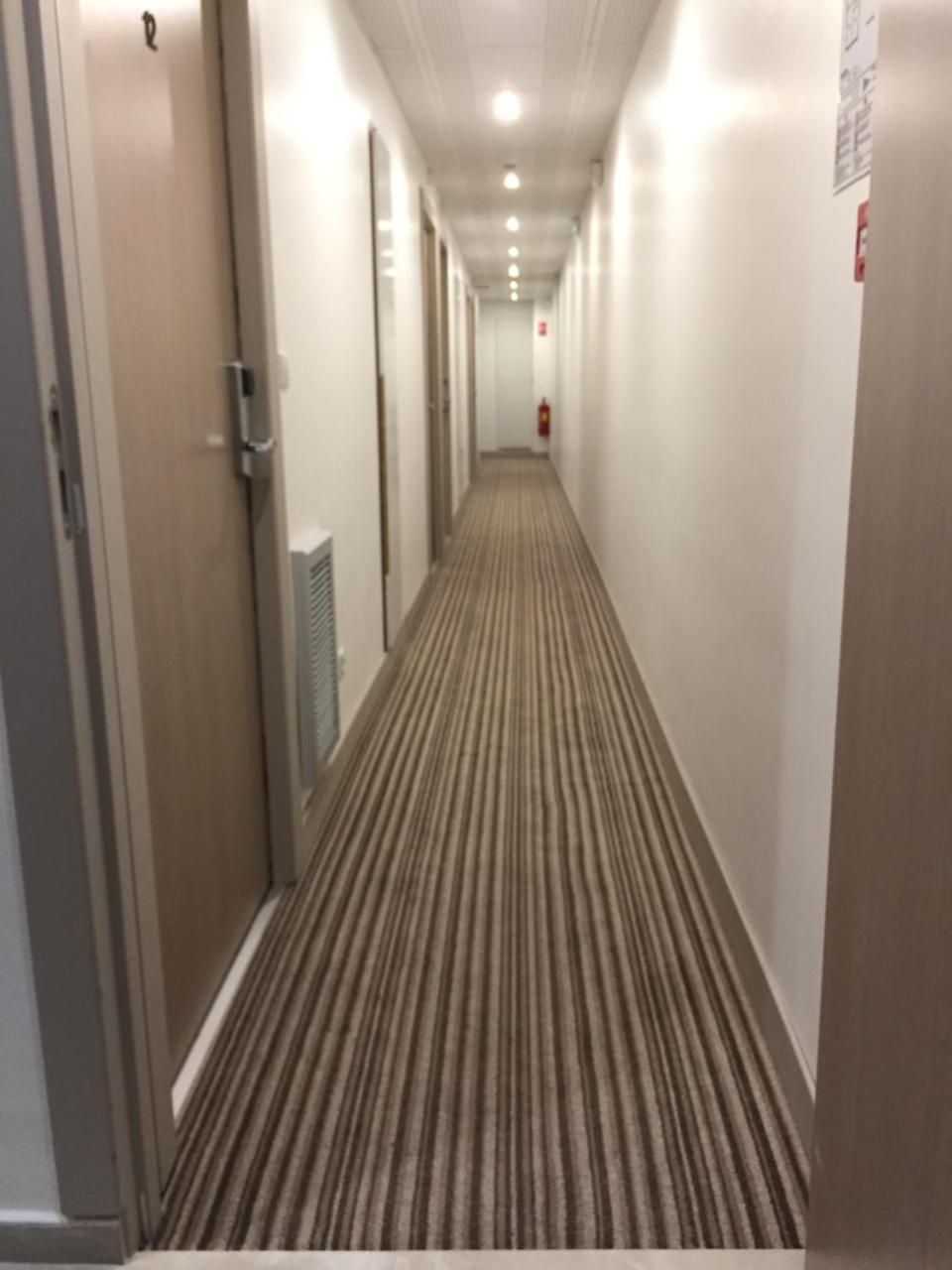 Hotel Des Arcades Реймс Экстерьер фото