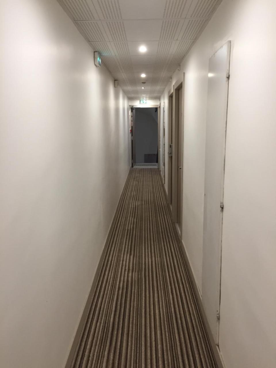Hotel Des Arcades Реймс Экстерьер фото